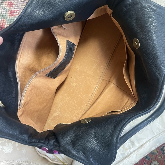 Aztec Black and Tan Leather Handbag - Picture 8 of 9